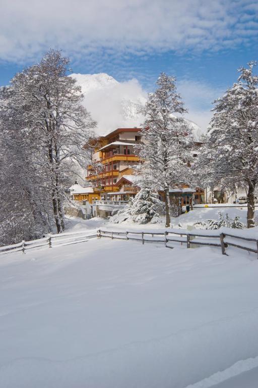 Huber Hotel Tramserhof Landeck Buitenkant foto